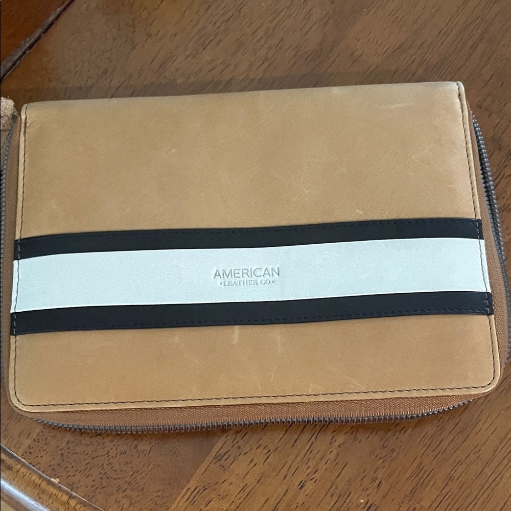 Tan and Black Woman’s jewelry  Bag
